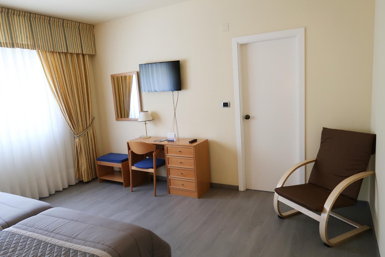 Hospedaje Y Hotel O Camino โอบาร์ดก เด บาลเดออร์ราส ภายนอก รูปภาพ